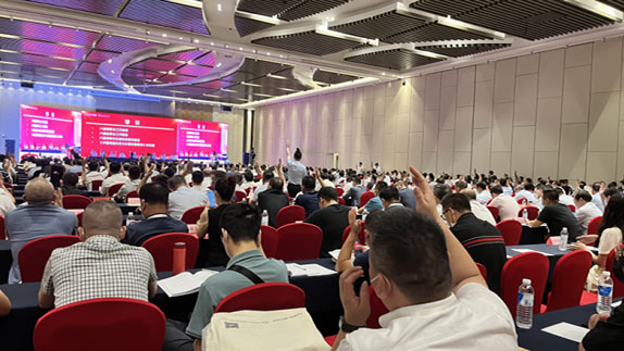 勇向潮頭立 載譽凱旋歸 